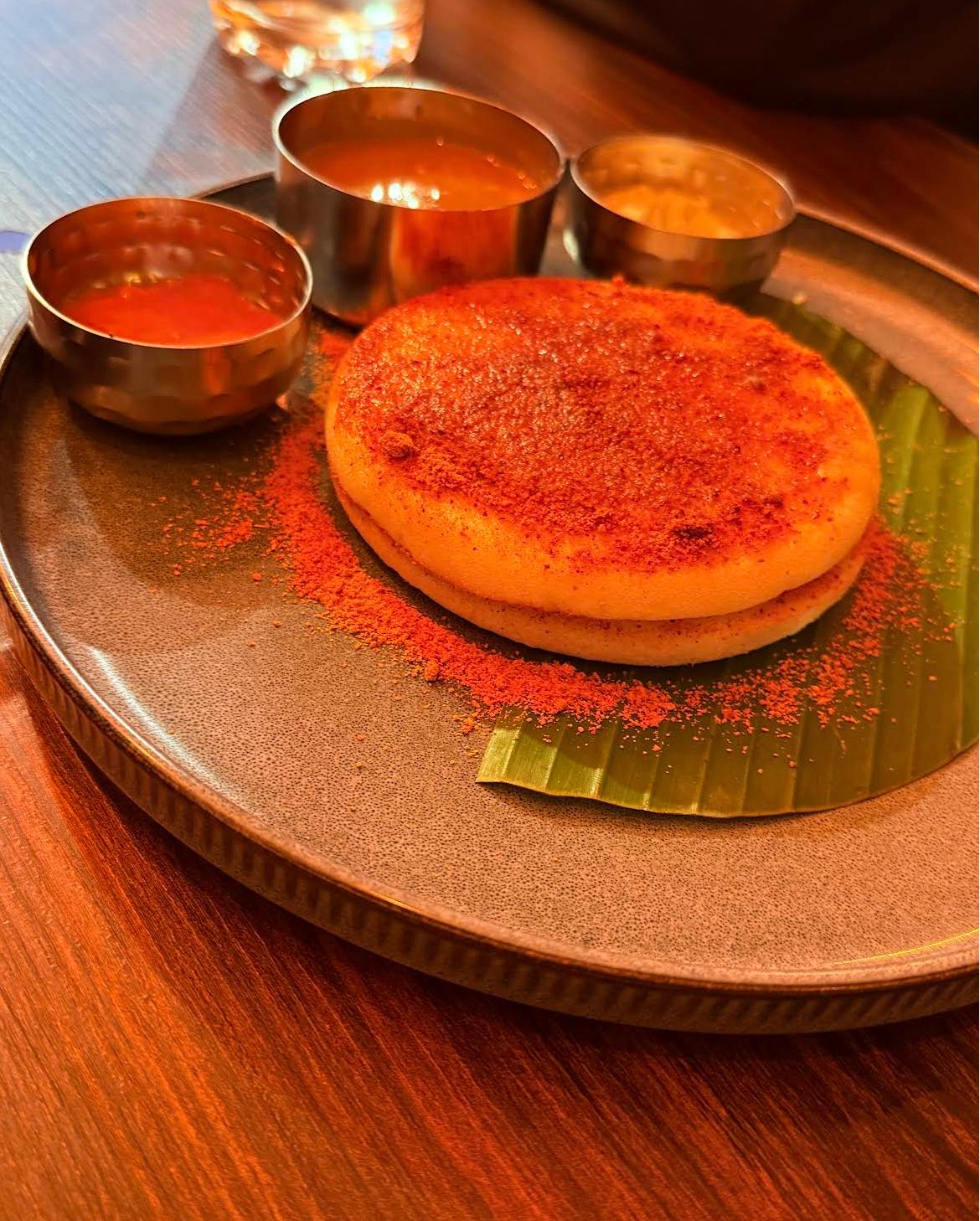 Ghee podi idly with chutneys